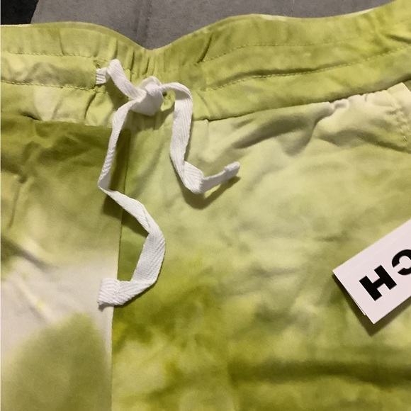 Tied Dyed  Sportelle shorts stretchy greenish size Small NWT 28$ from Be… - Picture 6 of 9